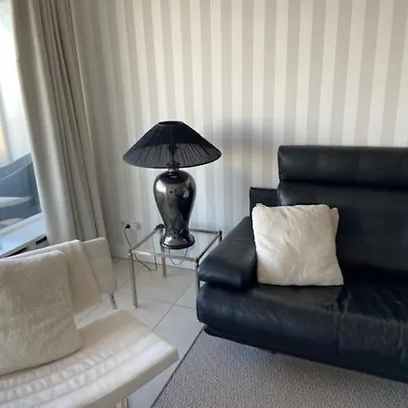 - Mit Aussicht Apartman *