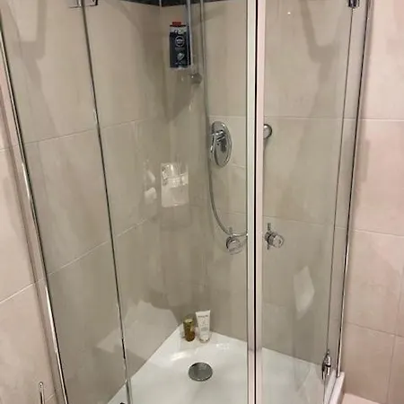 - Mit Aussicht Apartman *