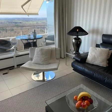 - Mit Aussicht Apartman